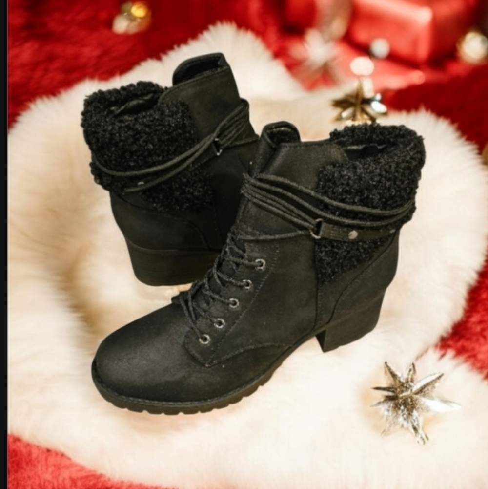NEW OLIVIA and KATE RYDER Women's Winter Black Lace Up Ankle Heel Boots Size--10